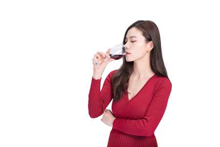 香港验血为什么要满7周,经期可以喝红酒丰胸吗 经期喝红酒会刺激吗？