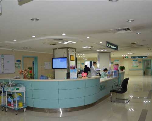 怀孕多久才可以过香港验血_香港验血测性别那间医院好_验血女孩竟然翻盘